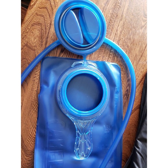 CAMELBAK Rogue Classic NEW Hydration Backpack Black Luxury Bag Travel Gear 2.5l - Picture 5 of 5